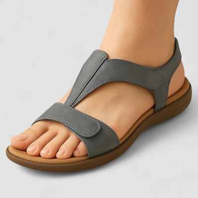 Lyca™ - Elegant sandal med kilehæl