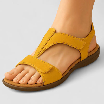 Lyca™ - Elegant sandal med kilehæl